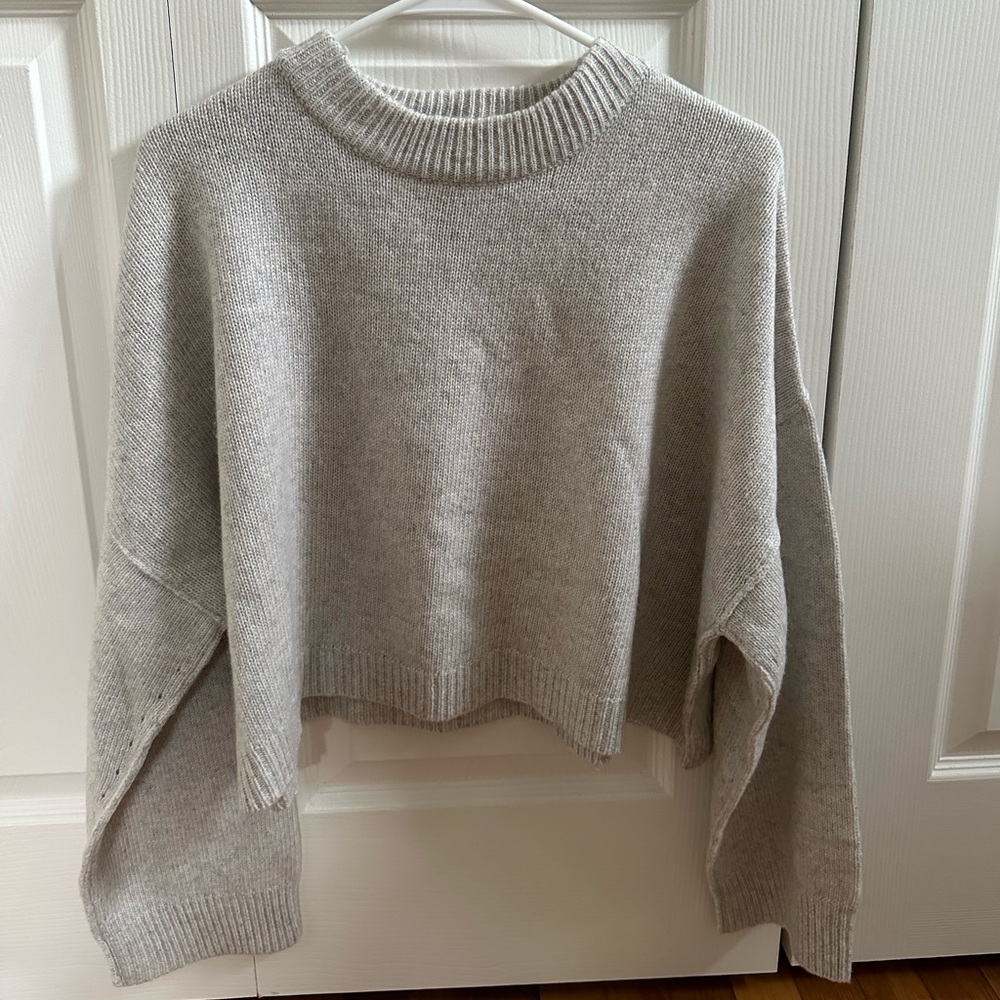 Talulah Emma Cropped Sweater Color: Heather Grey Size: Small Brand new!